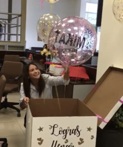Caja sorpresa con globos personalizados